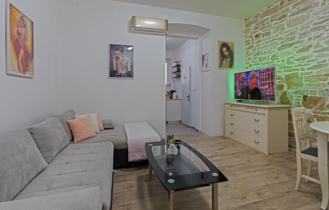 PUY Rich Apartment מראה חיצוני תמונה